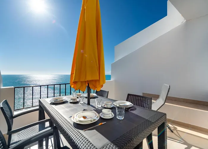 Sunset Azul - Sea View - Free Wifi - By Bedzy דירה אלבופיירה